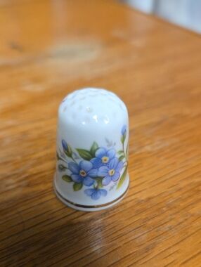 Queen Fine Bone China Porcelain Blue Floral Thimble - Women Other